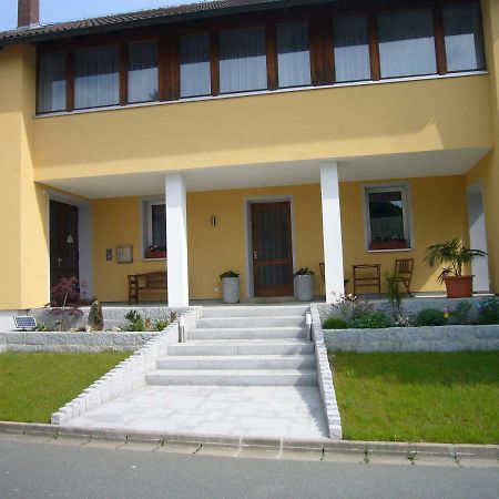 Ferienwohnung Im Alten Schulhaus - Keine Monteure Plech Exterior foto
